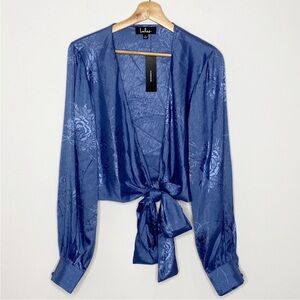 NWT Lulu's Blue Floral Tie-Front Blouse
